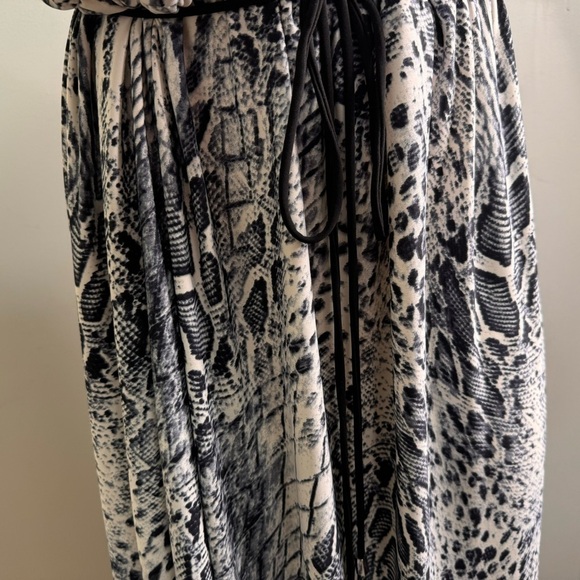 Sandra Darren Black & White Leopard Print Maxi Dress Size 16 - Picture 4 of 8